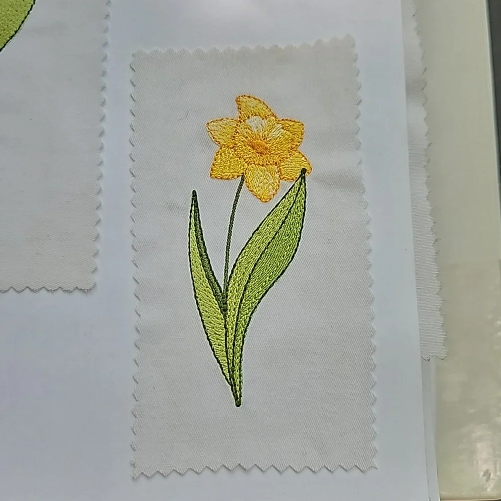 Handmade machine embroidery flowers patch - Picture 1 of 1